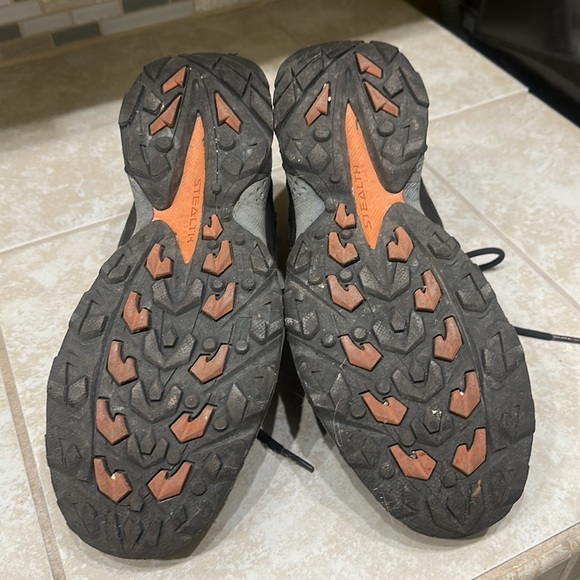 Approach Shoes - Picture 8 of 9